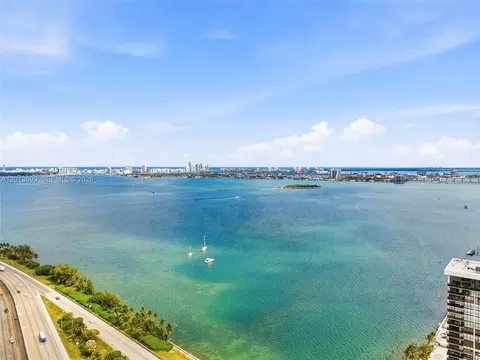 View/Area - 601 NE 36th St #2707, Miami, FL 33137 photo 9 of 11