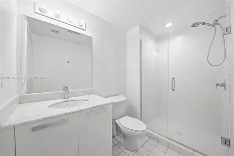 Bath - 601 NE 36th St #2707, Miami, FL 33137 photo 3 of 4