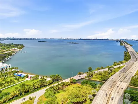 View/Area - 601 NE 36th St #2707, Miami, FL 33137 photo 6 of 11