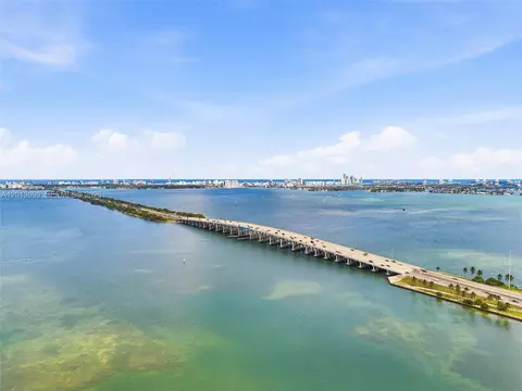 View/Area - 601 NE 36th St #2707, Miami, FL 33137 photo 8 of 11