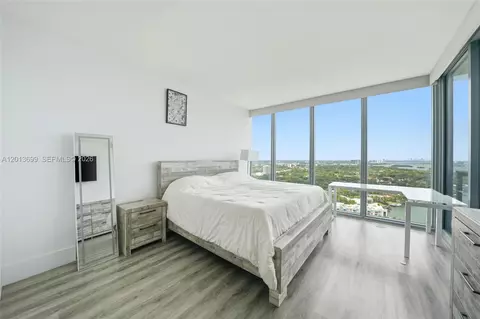 Bedroom - 601 NE 36th St #2707, Miami, FL 33137 photo 1 of 6