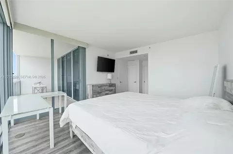 Bedroom - 601 NE 36th St #2707, Miami, FL 33137 photo 4 of 6