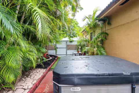 7411 W 33rd Ave, Hialeah, FL 33018 photo 8
