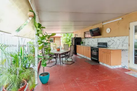 7411 W 33rd Ave, Hialeah, FL 33018 photo 16