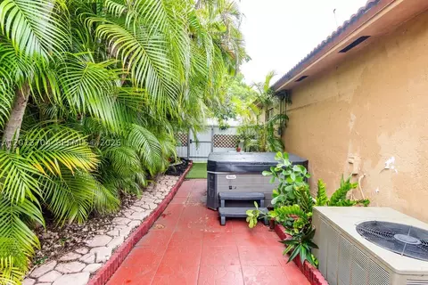 7411 W 33rd Ave, Hialeah, FL 33018 photo 14