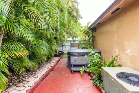 7411 W 33rd Ave, Hialeah, FL 33018 photo 7