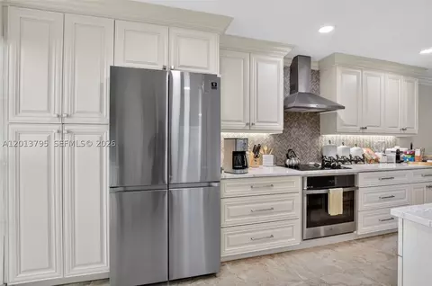 8749 Belle Aire Dr #237, Boca Raton, FL 33433