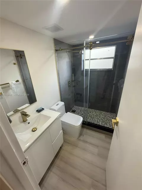 Bath - 200 E Monaco E #200, Delray Beach, FL 33446 photo 2 of 4