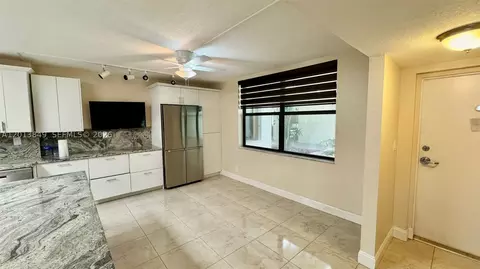 20381 NE 30th Ave #118-7, Aventura, FL 33180
