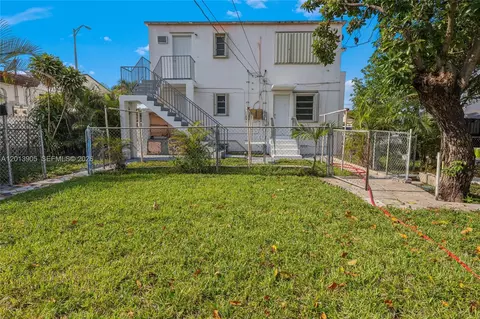 Exterior - 351 E 14th St, Hialeah, FL 33010 photo 1 of 5