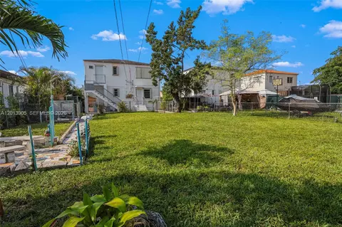 Exterior - 351 E 14th St, Hialeah, FL 33010 photo 2 of 5