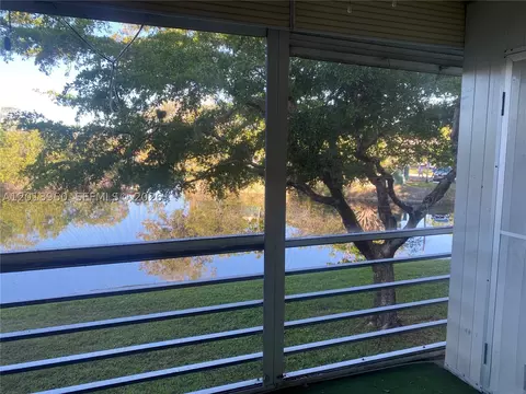 9370 Sunrise Lakes Blvd #209, Sunrise, FL 33322