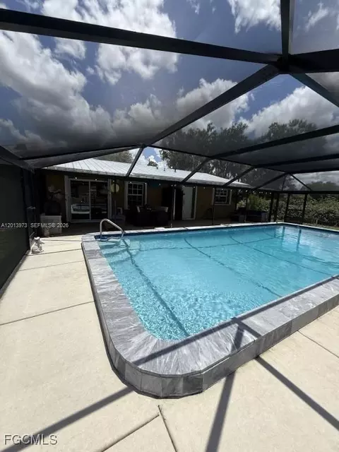 Exterior - 826 B Rd, Labelle, FL 33935 photo 3 of 5