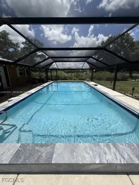 Exterior - 826 B Rd, Labelle, FL 33935 photo 5 of 5