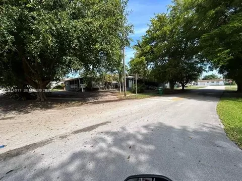 335 NE 114th St, Miami, FL 33161