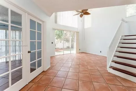 Living - 926 Opal Ter, Weston, FL 33326 photo 2 of 6