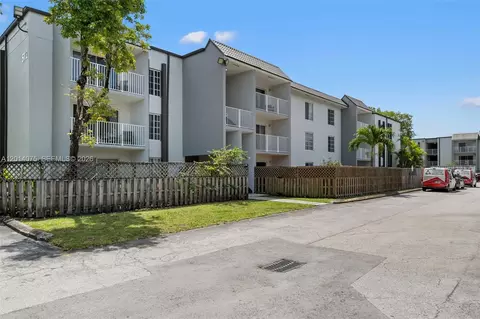 5112 NW 79th Ave #204, Doral, FL 33166