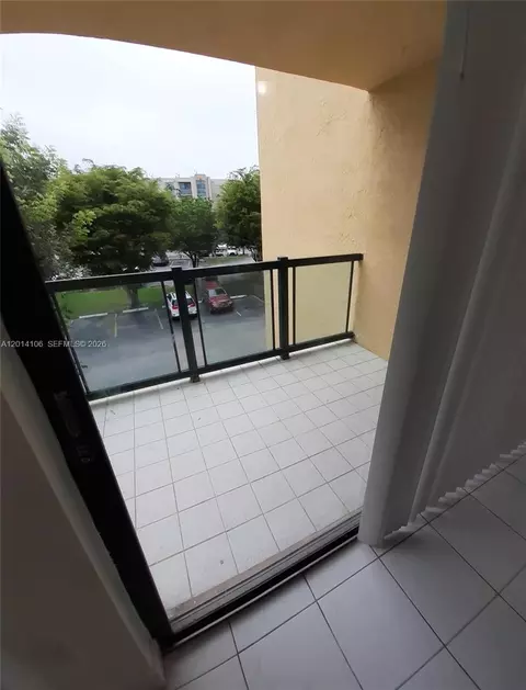 11800 SW 18th St #314-4, Miami, FL 33175