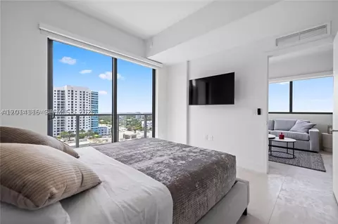 239 SW 9th St #1502, Miami, FL 33130