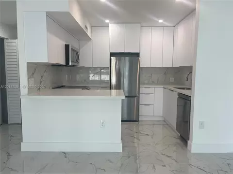 3505 S Ocean Dr #210, Hollywood, FL 33019