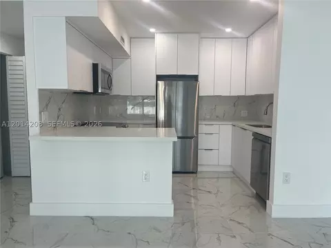 3505 S Ocean Dr #210, Hollywood, FL 33019