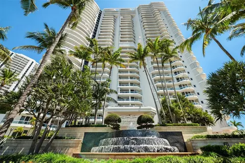 21050 Point Pl #302, Aventura, FL 33180