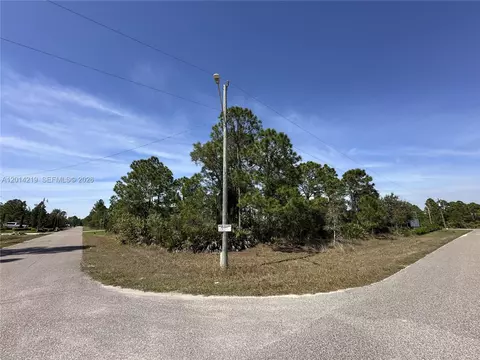 2900 33rd St W, Lehigh Acres, FL 33971