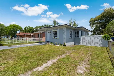 1059 NW 77th St, Miami, FL 33150