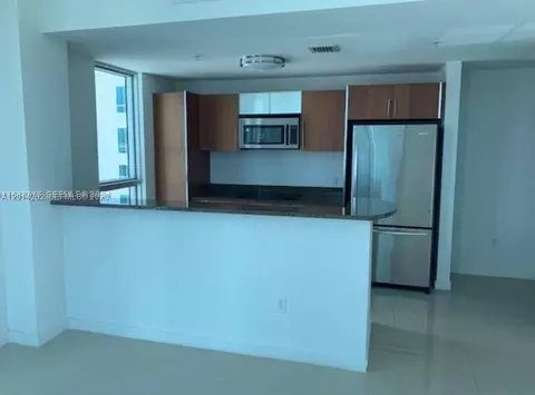300 S Biscayne Blvd #T-3701, Miami, FL 33131