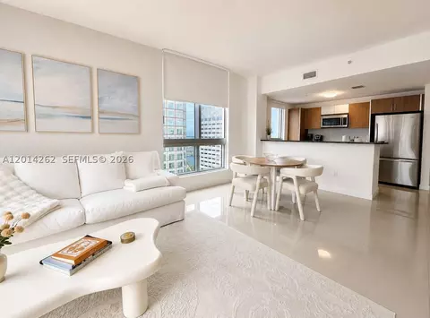 300 S Biscayne Blvd #T-3701, Miami, FL 33131