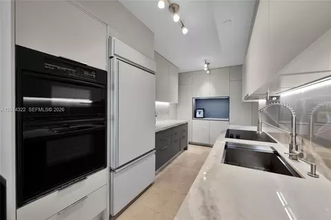 1800 S Ocean Dr #2007, Hallandale Beach, FL 33009