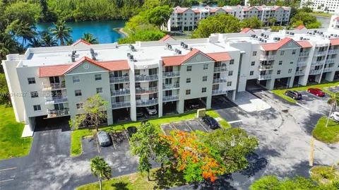 8200 SW 210th St #103, Cutler Bay, FL 33189