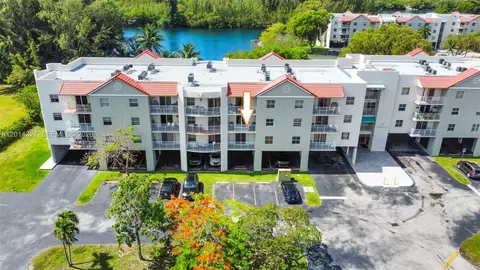 8200 SW 210th St #103, Cutler Bay, FL 33189