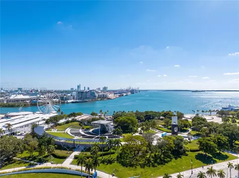 253 NE 2nd St #424, Miami, FL 33132