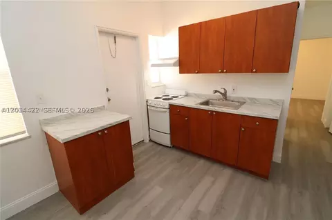 835 83rd St, Miami Beach, FL 33141