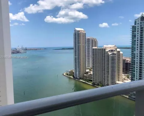 300 S Biscayne Blvd #T-3212, Miami, FL 33131