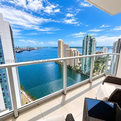 300 S Biscayne Blvd #T-3212, Miami, FL 33131