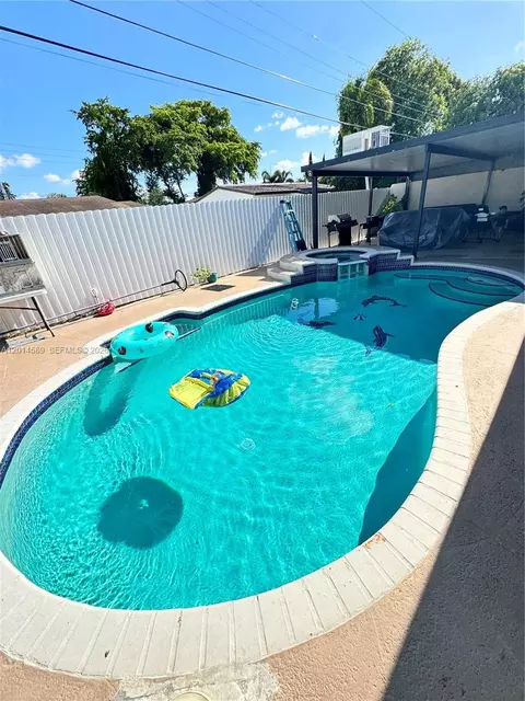 Exterior - 1314 W 77th St, Hialeah, FL 33014 photo 1 of 3