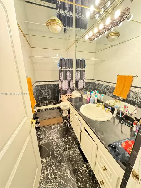 Bath - 1314 W 77th St, Hialeah, FL 33014 photo 3 of 5
