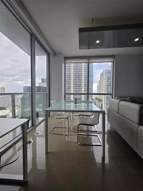1060 Brickell Ave #2201, Miami, FL 33131