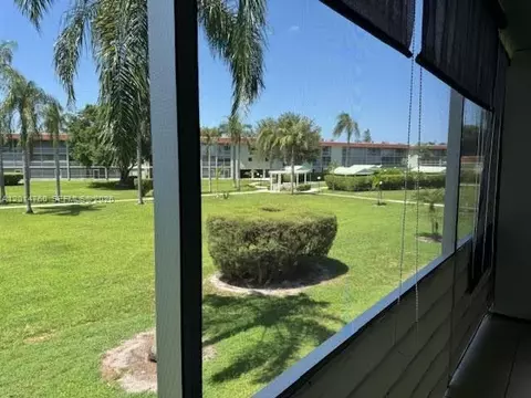 3000 Springdale Blvd #V109, Palm Springs, FL 33461