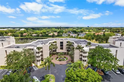 5850 Camino Del Sol #404, Boca Raton, FL 33433