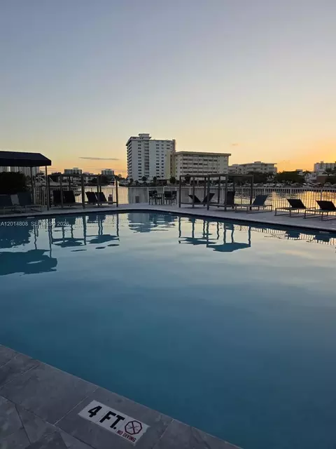 1833 S Ocean Dr #809, Hallandale Beach, FL 33009