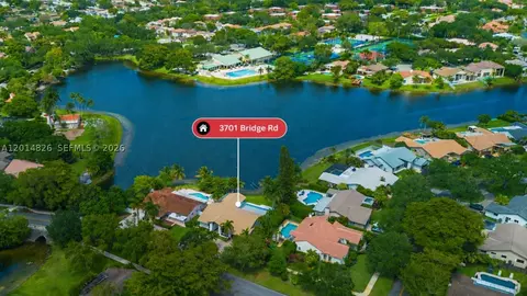 3701 Bridge Rd, Hollywood, FL 33026