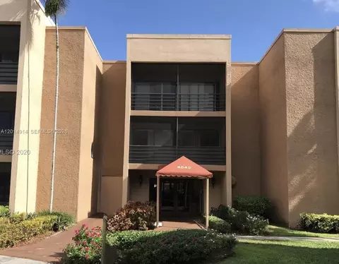 4040 N Hills Dr #20, Hollywood, FL 33021