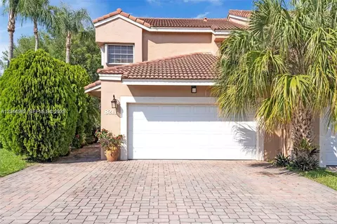 8211 NW 191st Ln #35L, Hialeah, FL 33015