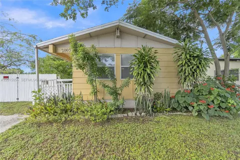 2005 NW 11th Ave, Fort Lauderdale, FL 33311