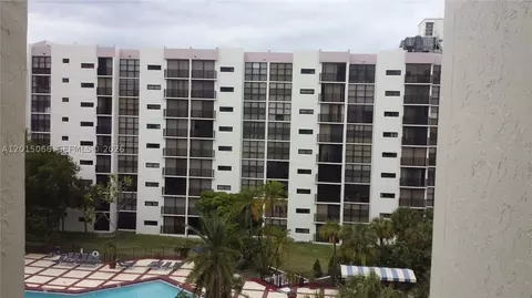 16909 N Bay Rd #914, Sunny Isles Beach, FL 33160