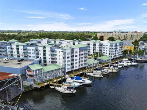 2475 NW 16th St Rd #504, Miami, FL 33125