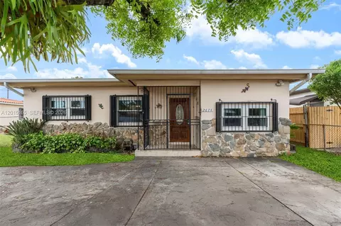 2674 W 8th Ct, Hialeah, FL 33010